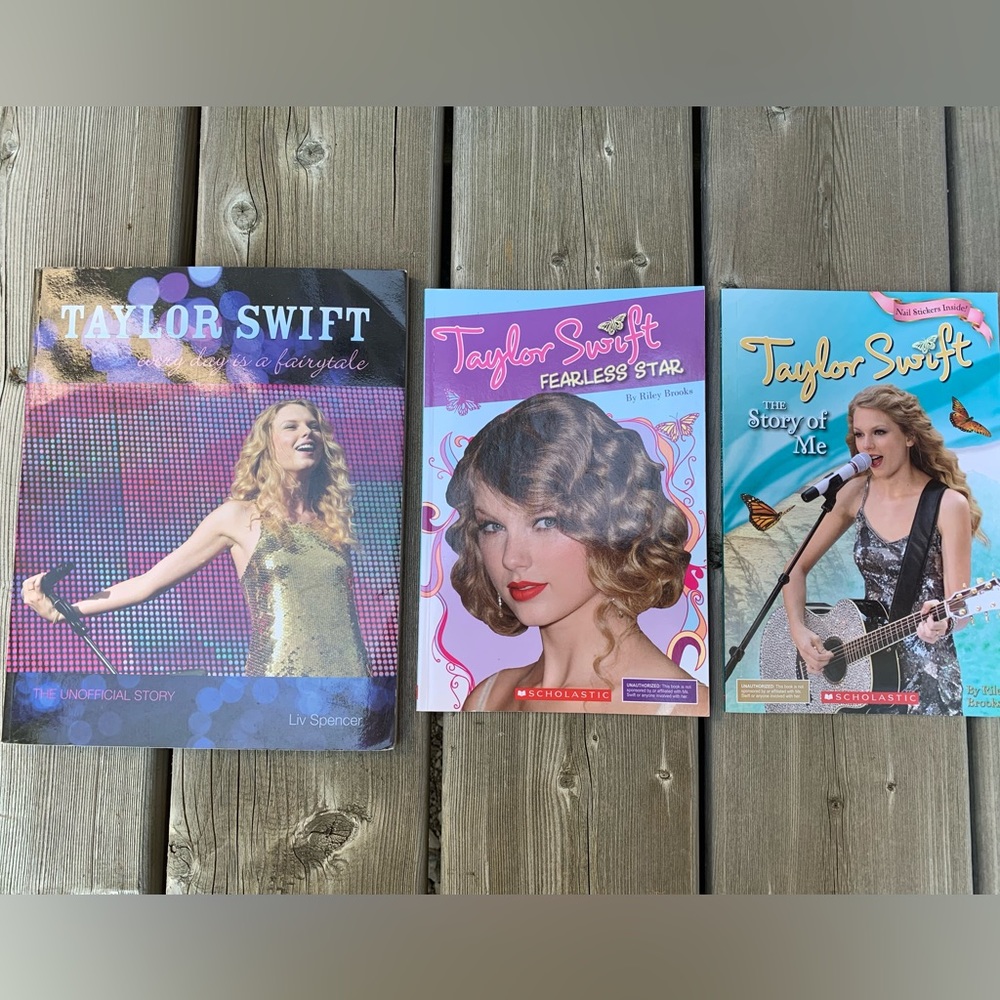 Taylor Swift Book Bundle